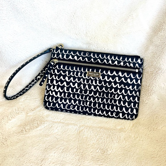 NEW w/o tags! ♠️ KATE SPADE Wristlet - Picture 1 of 3